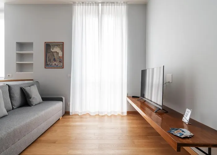 Easyhomes-Eustachi